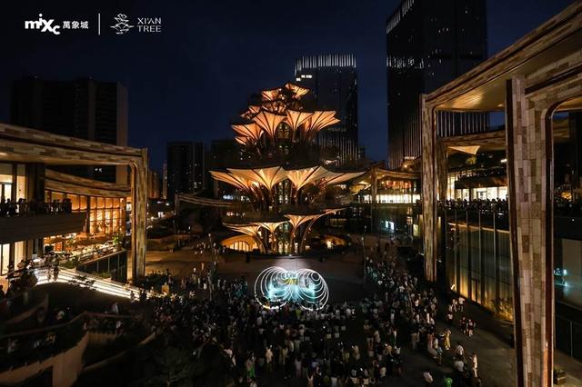 西安万象城生命之树焕新启幕，共赴一场“树下见”的浪漫约定