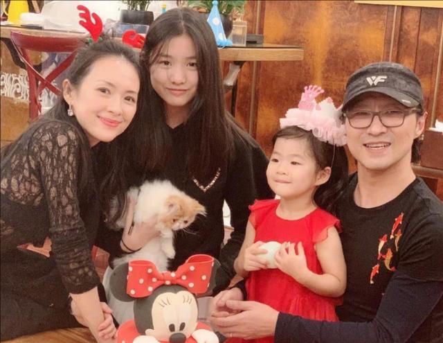 离婚不到两年，章子怡又官宣喜讯，成为汪峰“高攀不起”的存在