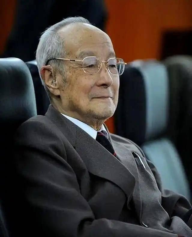 “稀土之父”徐光宪：让中国稀土从“按吨卖”变成“按克算”！