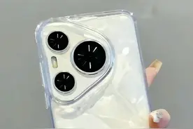 华为：哥们就不发P70，急死你图片