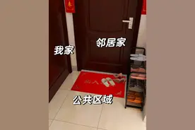 物业“不让门口放鞋柜”，瞧瞧年轻人是怎么应对的，真是大机灵图片