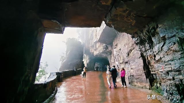 南太行D5万仙山景区郭亮村挂壁公路