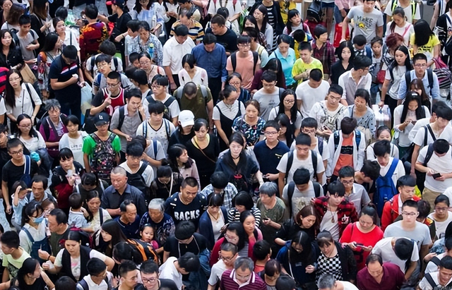 警惕人口战争！以前10亿人口嫌多，现在14亿人口却嫌少，为什么？