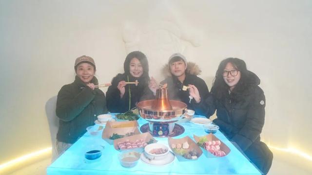 哈尔滨冰雪大世界冰雪温泉营地吃住玩为游客带来别具特色的享受