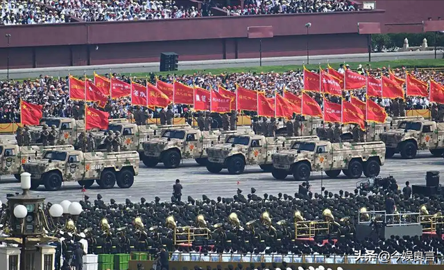 九三阅兵结束，第一个“受害者”出现了，网友安慰郭帆大胆一点