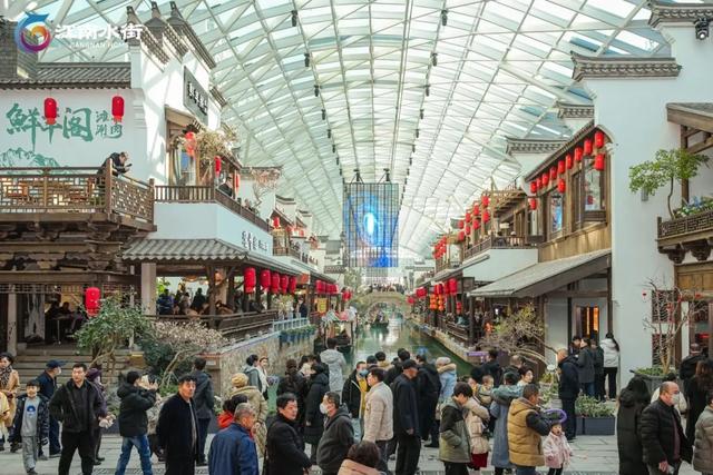 12月6日,银川江南水街正式开街迎客!