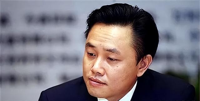 国家出手！6大首富落网，坑惨老百姓欲移民跑路，没一个值得原谅