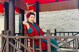 大象夜读｜开封“王婆说媒”爆火，月老销冠现场叫人没有托儿图片