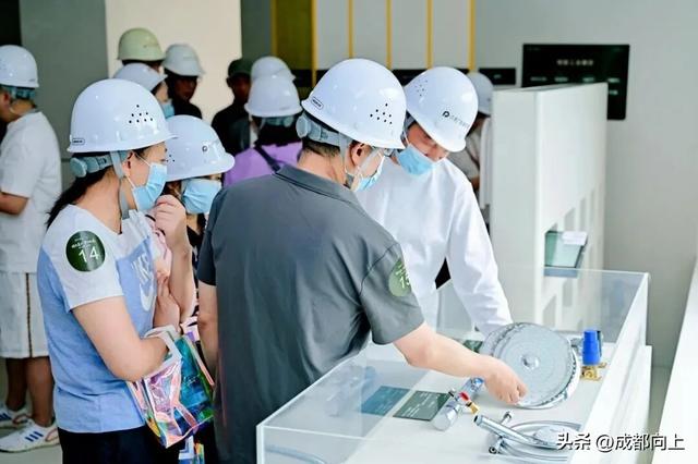 新华书店开进小区内，成都人到底有多爱读书？
