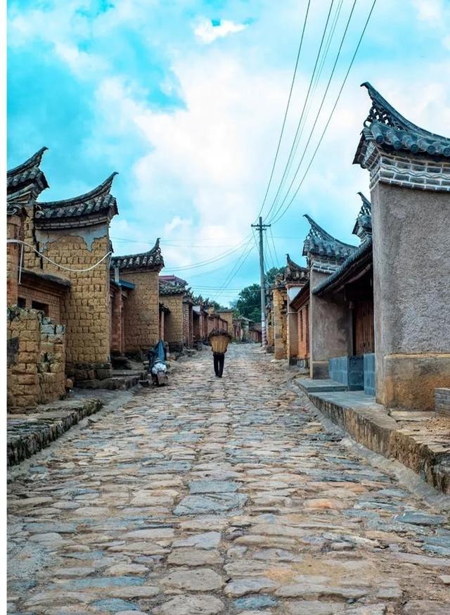我是湖北人，去了趟曲靖，有三个疑问想不通，忍不住问下