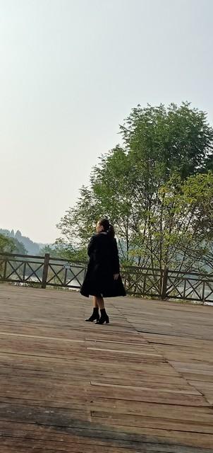 孤独前行：没人撑伞的日子， 第2张