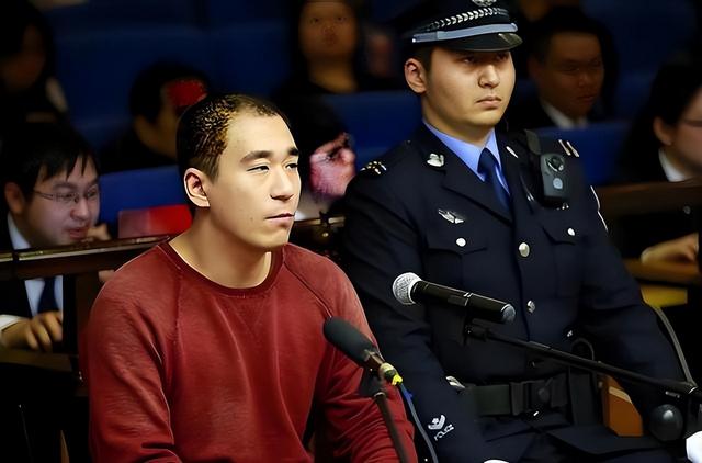 再多钱有什么用？70岁身家过亿的张国立，还是要为43岁儿子操碎心