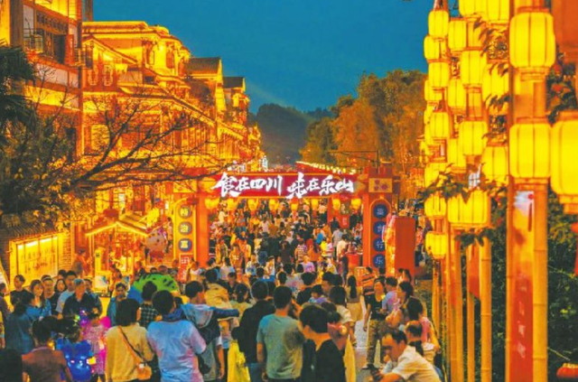 乐山双层旅游巴士即将开启：以移动观景为支点，激活消费链路！