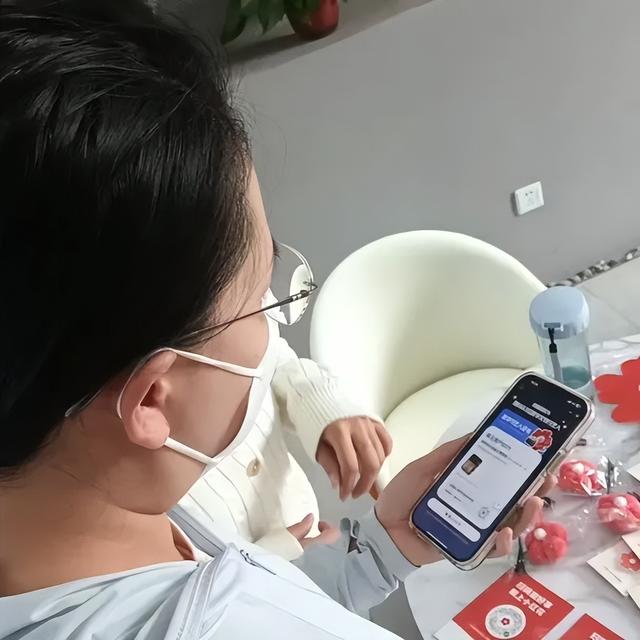 来盛乐博物馆，送您一朵小红花~