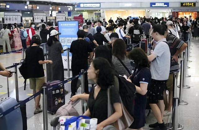 大量日本游客涌入北京，打着旅游幌子不去旅游不吃美食，为啥来？