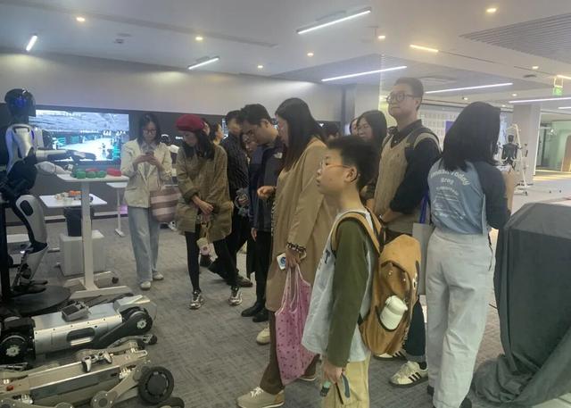 上财商学院MBA/EMBA走进产业园(14)智元机器人