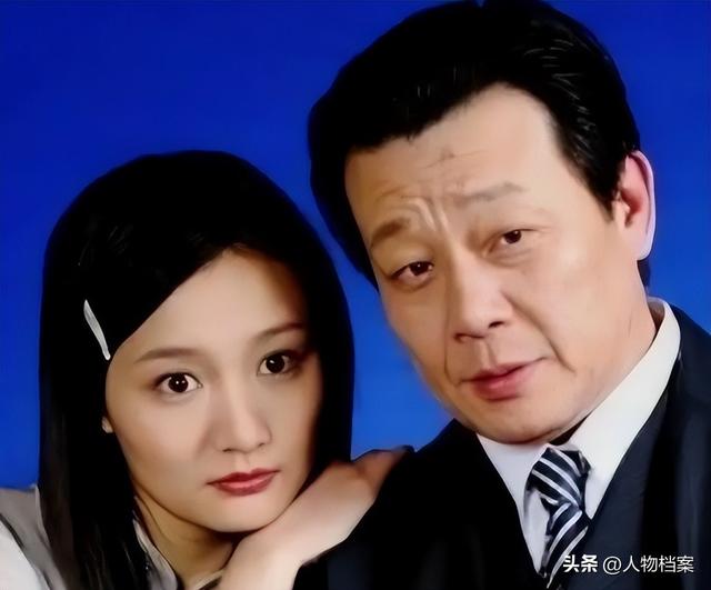 一妻一妾住楼上楼下，三人一同生活30多年，71岁的寇世勋太离谱