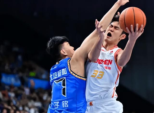 北京男篮豪取4连胜！陈盈骏18+4，杰曼高效，唯有他一塌糊涂