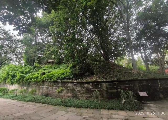 阆中古城里的张飞庙