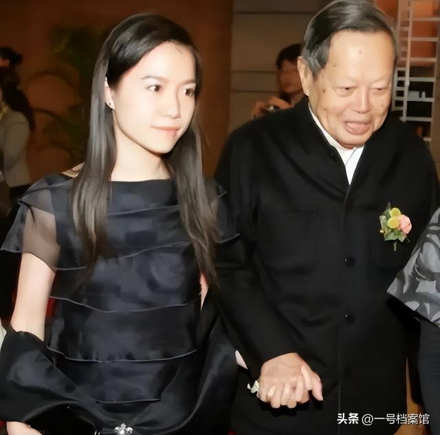 一路走好！杨振宁因病离世，享年103岁，送走大S后的又一损失