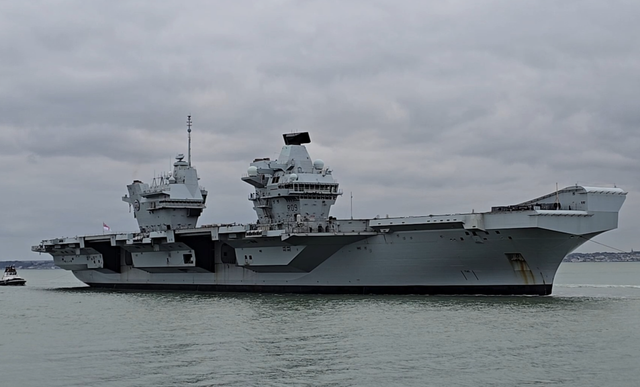 又让张召忠说中了？东拼西凑550亿建的2艘航母，如今彻底成为累赘