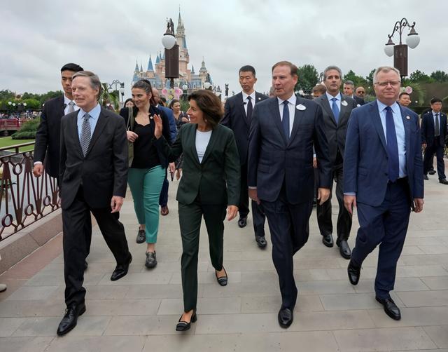美国前商务部长曾力推芯片制裁，如今痛斥美国不该封锁中国科技