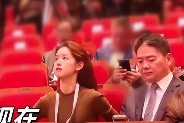 官媒发文，揭开31岁章泽天真实处境，刘强东真没看走眼