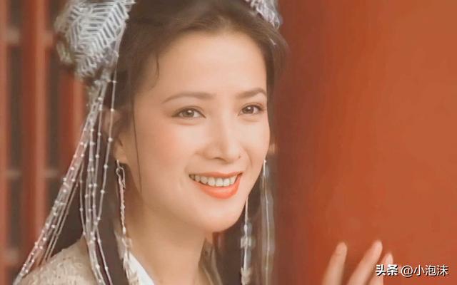 与许亚军离婚后，儿子成了何晴的精神寄托，与脑瘤抗争十年未诉苦