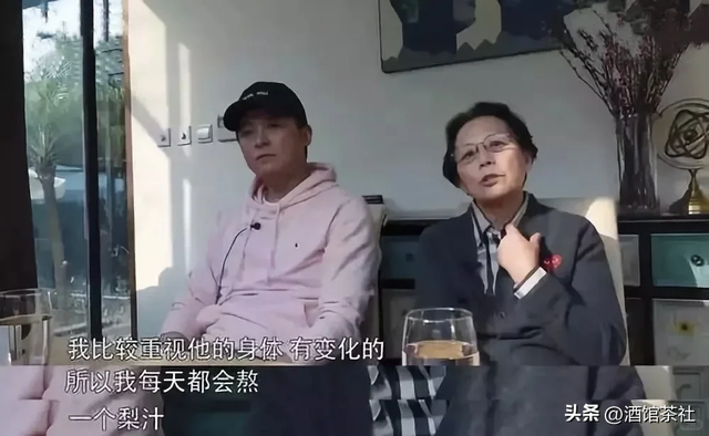 窒息的妈宝男！被母亲拆散三段感情后，46岁他仍单身无一女孩敢嫁