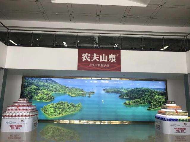 宗庆后出轨小21岁女下属，私照肤白貌美能力出众，难怪他把持不住