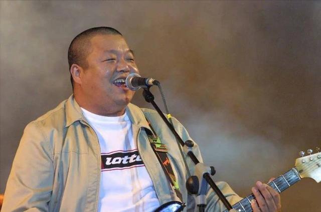 她连上5次春晚，私下却和恩师同居怀孕被骗流产，今57岁依然单身