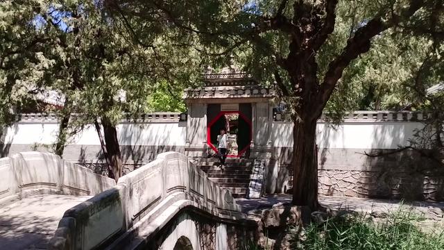 颐和园养云轩养的什么云，为什么门楼看起来很怪？