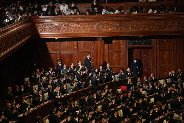 172：233！高市重新洗牌	，日本新首相人选出炉，对中国态度不简单