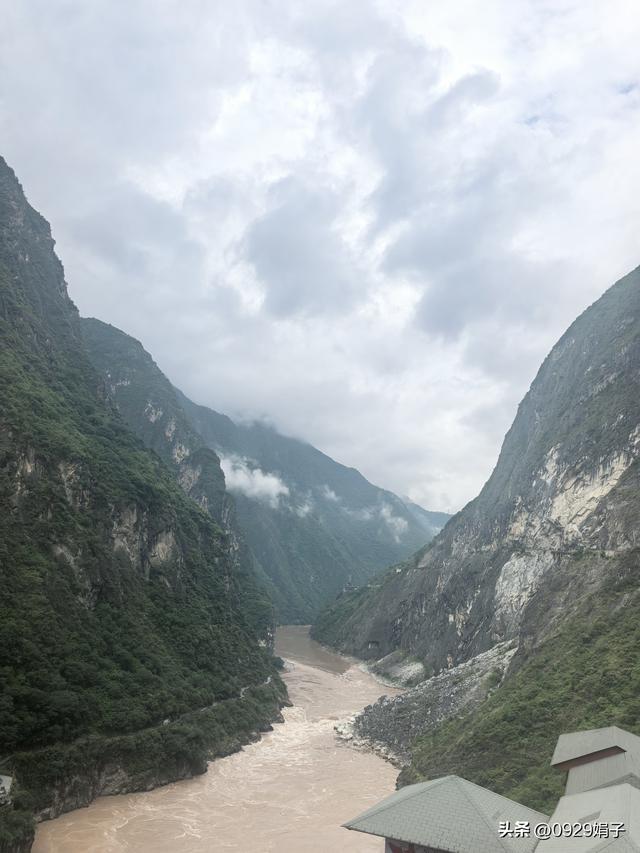 幸福生活不只在于丰衣足食，也在于碧海蓝天