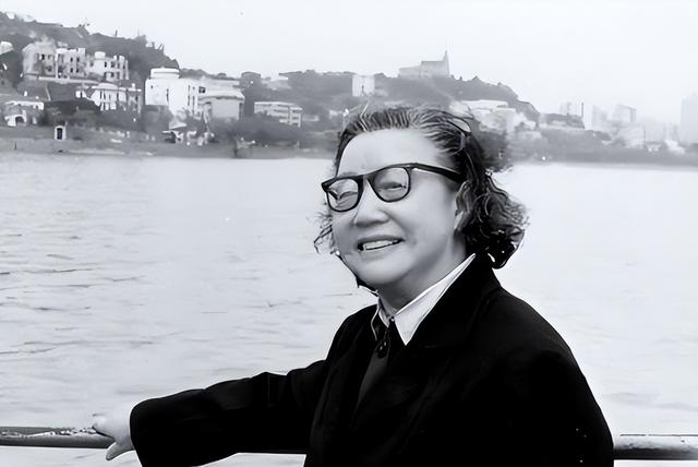 1955年，毛主席看到枪决名单后，拍案大怒：她可是咱全党的恩人！