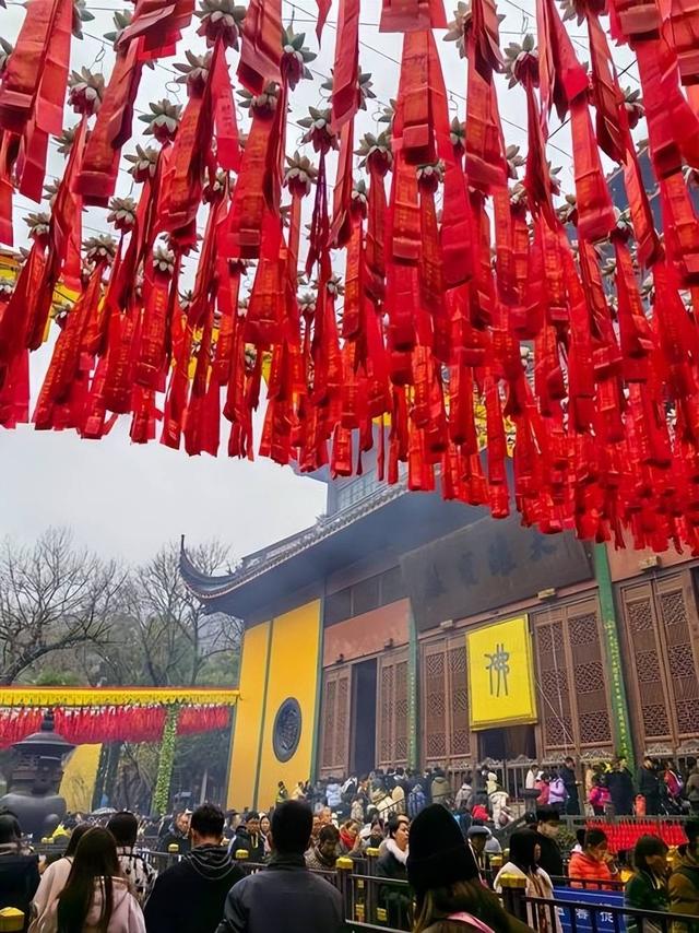 越扒越有！少林寺刚被调查不久，灵隐寺也上了热搜，方丈生活被曝