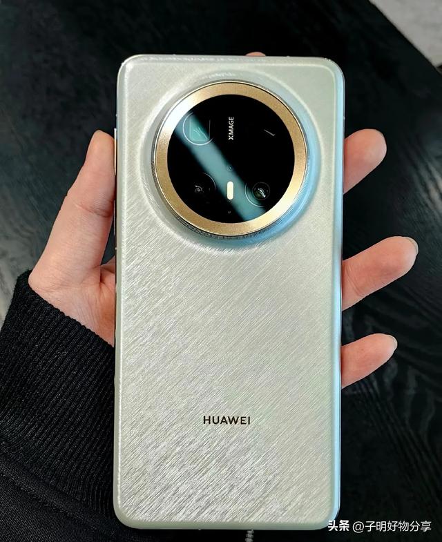 华为旗舰突降1500元，麒麟芯背后的市场阳谋！