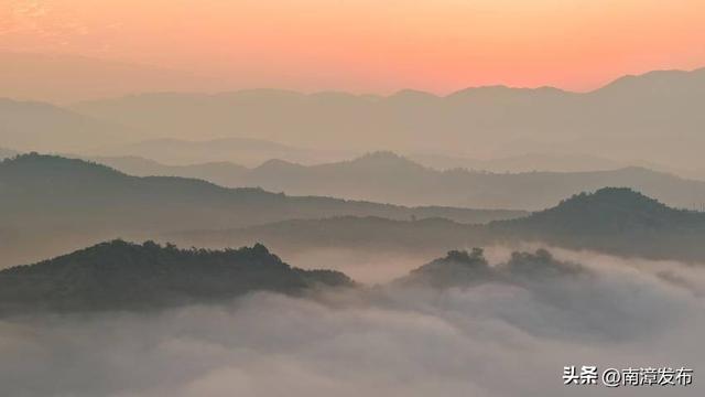 南漳：云雾缭绕 橘乡宛如仙境