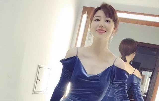 讨好大佬，陪睡上位，遭央视"开除"	，她身上的标签哪个才是真的