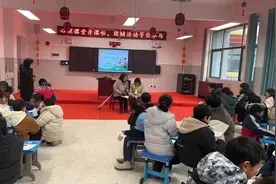 通城县第一小学：开学第一课 从“心”出发！图片