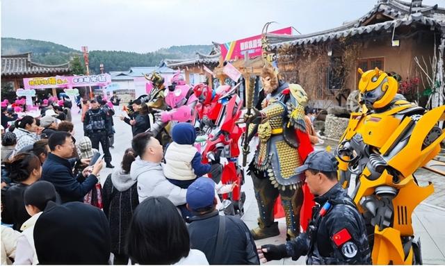 和龙市2025金达莱文化旅游季盛大启幕