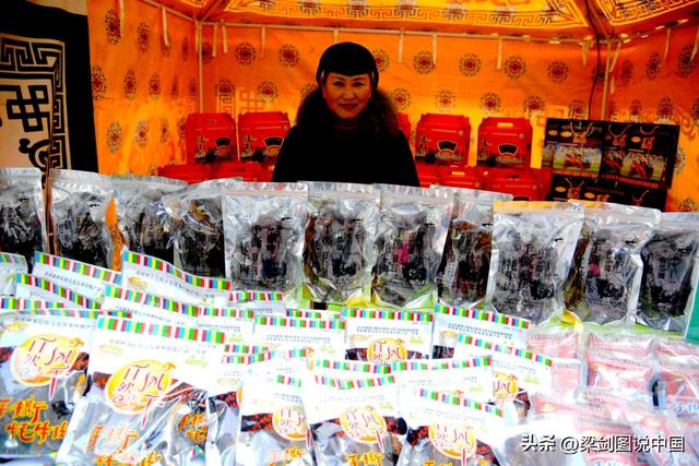 2025年青海同仁热贡文化唐蕃古道行兰州站农文旅商推介活动启幕。