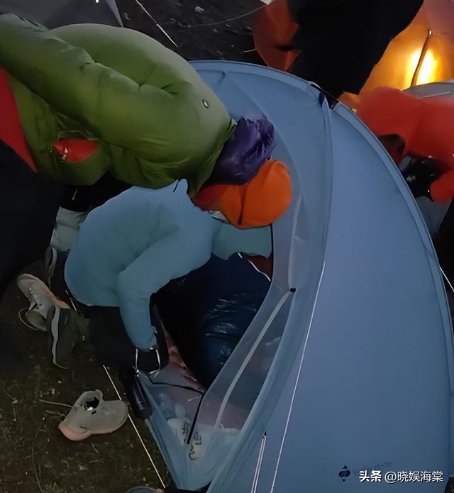 登山网暴救命搭子后续：为救人手废了，女子身份被扒，全程作死