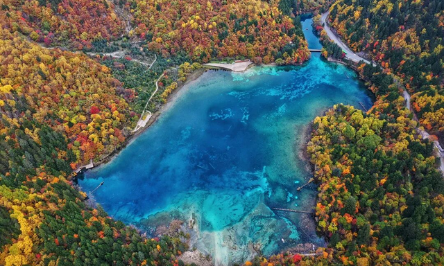 “天下一水”九寨沟