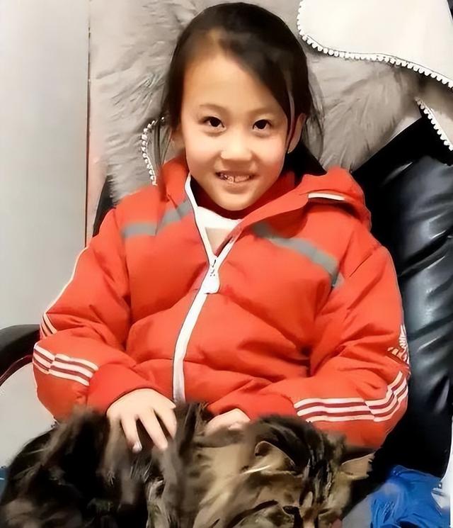 后不后悔？宁夏那个一笑成名拒绝百万签约的小女孩，现在成了这样