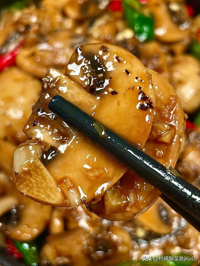 吃一斤它等于吃10只鸡，一降血脂、二降血糖、三降胆固醇，别不懂