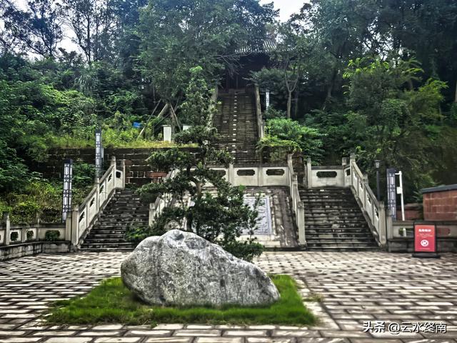 千里岷江第一镇，怎么这么冷寂？沉银宝藏、崖墓摇钱树，都白瞎了