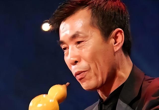 76岁何庆魁晚年失德？亲儿子揭家丑：他嫖不动了，每月1万够花