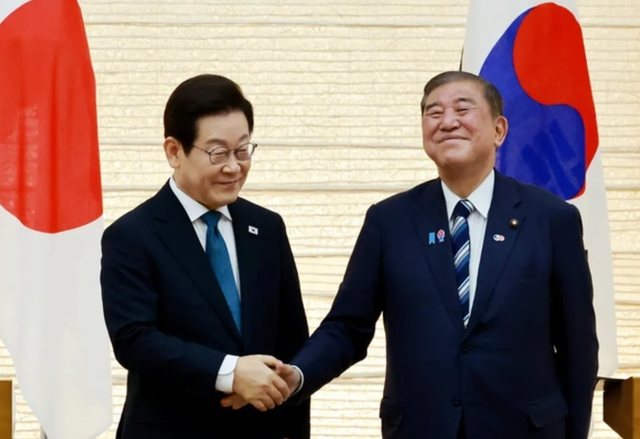 王毅的话说得很重，韩国特使就涉台问题表态，两个字不太令人满意