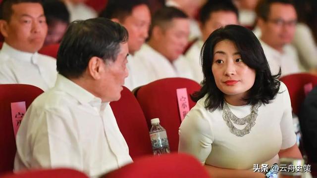 里子面子全丢了，看到宗馥莉如今的现状	，才明白宗庆后一点没说错
